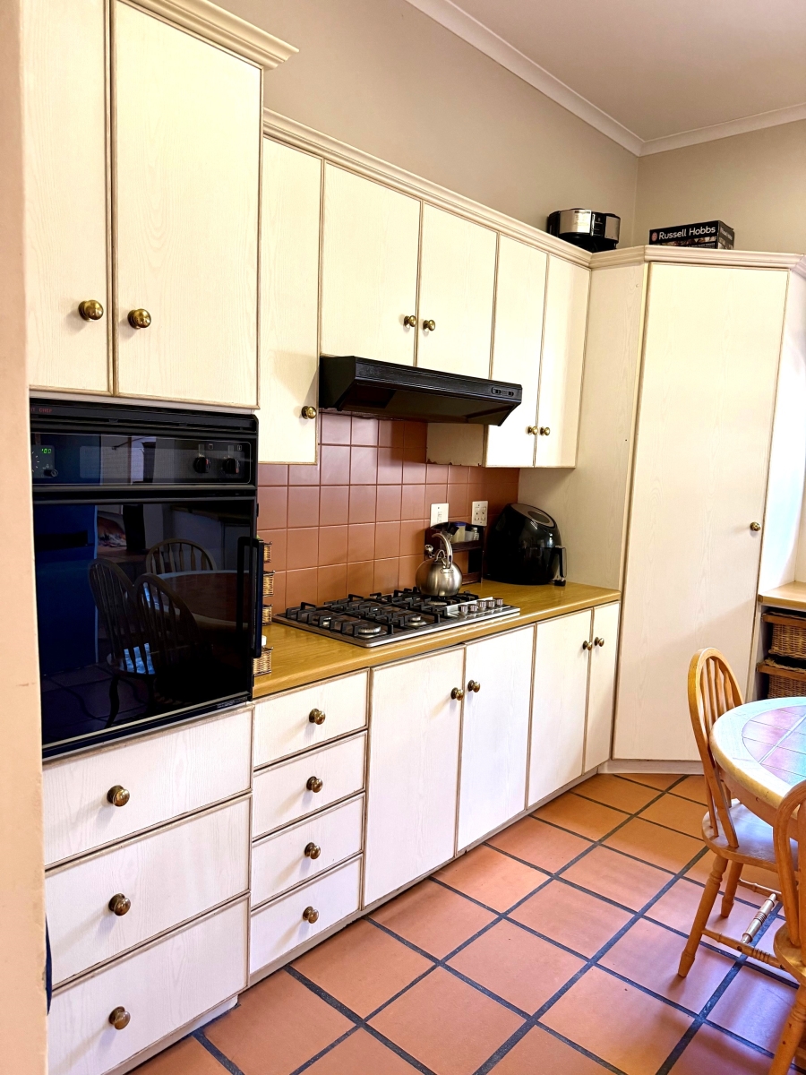 4 Bedroom Property for Sale in Die Wingerd Western Cape
